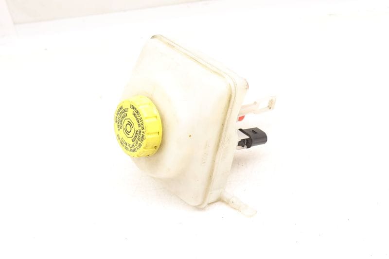 Brake Fluid Reservoir / Tank 97035501300 — Used (SKU 543688)