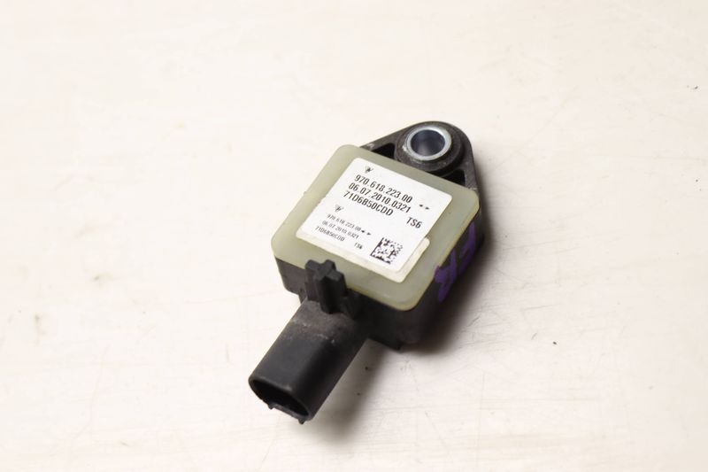 Impact / Crash Sensor 97061822300 — Used (SKU 543284)
