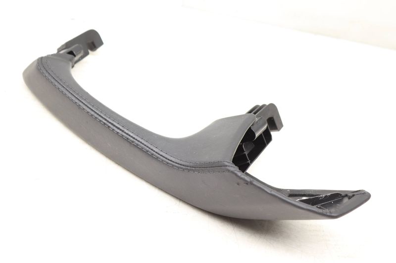 Door Pull / Grab Handle 97055553400 — Used (SKU 543474)
