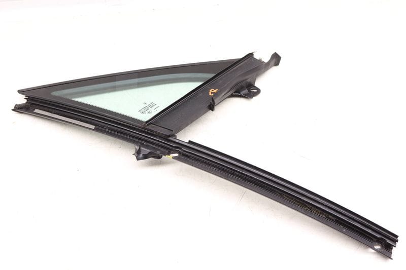 Side Door Window Glass 97054231202 — Used (SKU 543960)
