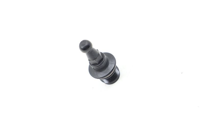 Engine / Valve Cover Plug 06J115418A — Used (SKU 667368)