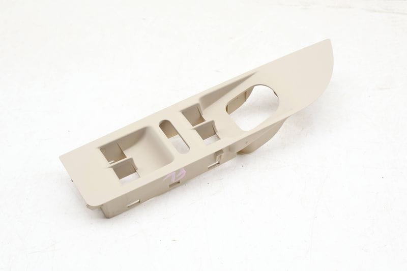 Door Panel Window Switch Trim 3C8857857D — Used (SKU 667204)