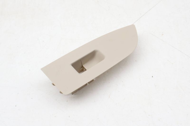 Door Panel Window Switch Trim 3C8867375A — Used (SKU 667210)