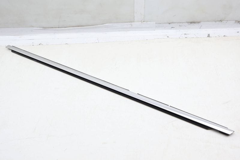Exterior Door / Window Slot Seal Trim 3C8839475F — Used (SKU 667093)