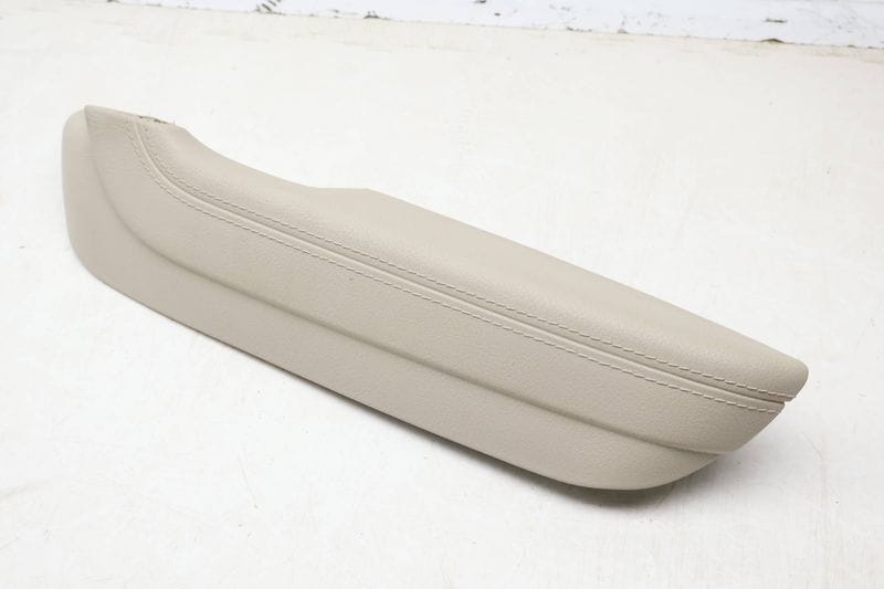 Door Panel Trim / Armrest 3C8867364D — Used (SKU 667126)