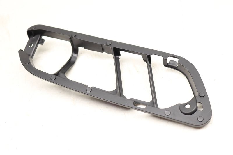 Interior Door Handle Mount / Bracket 3C8837198 — Used (SKU 533046)