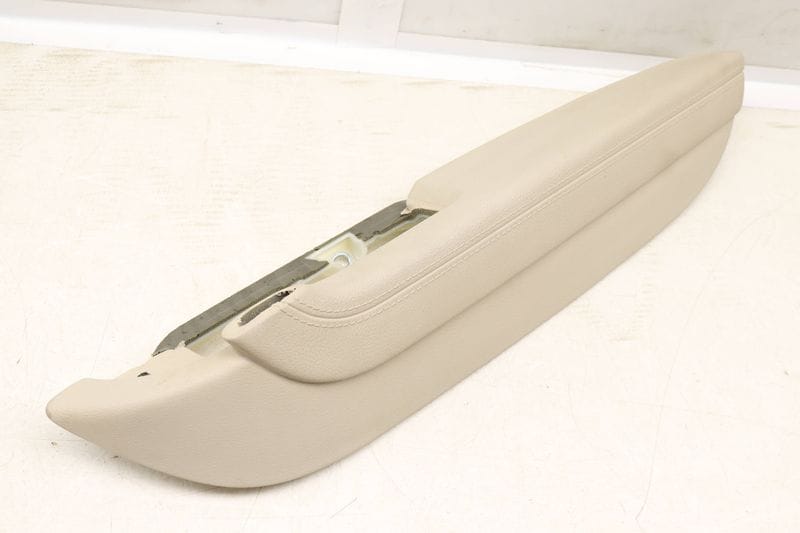 Door Panel Trim / Armrest 3C8867166D — Used (SKU 532969)