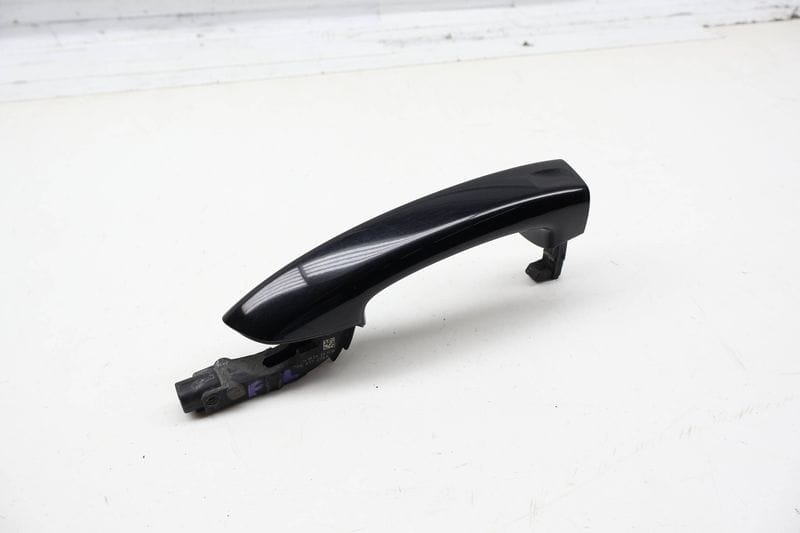 Keyless Entry Exterior Door Handle 7P6837205A — Used (SKU 736486)