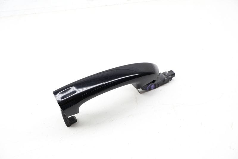 Keyless Entry Exterior Door Handle 7P6837206A — Used (SKU 736487)