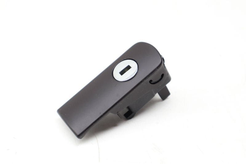 Glove Box Latch Handle / Lock Cylinder 7P6857148 — Used (SKU 736556)