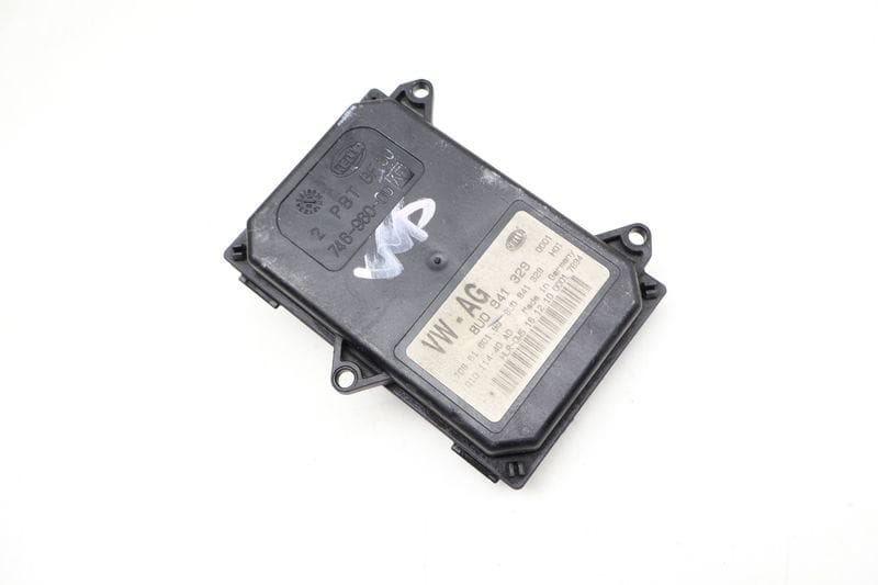 HID / Xenon Headlight Power Module 8U0941329 — Used (SKU 736365)