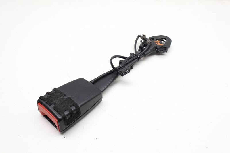Seat Belt Buckle Receiver 8K0857755G — Used (SKU 724987)