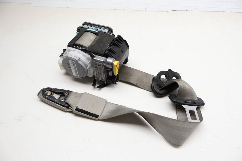 Seatbelt / Seat Belt Retractor 8K1857705J — Used (SKU 724980)