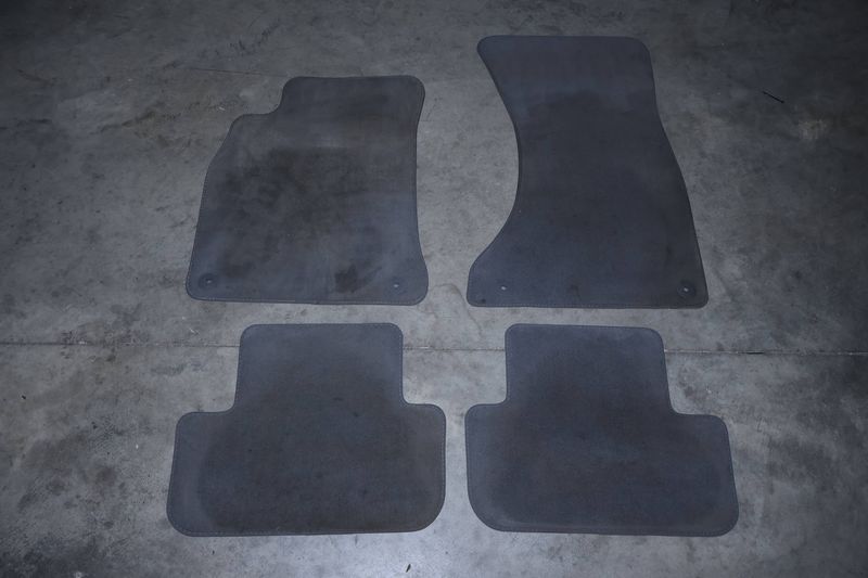 Carpet Floor Mat Set 8K1863691C — Used (SKU 725148)