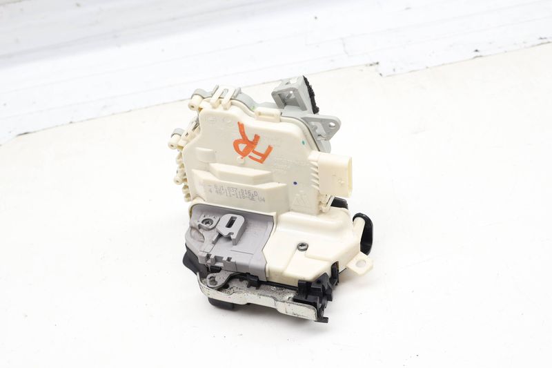 Door Latch / Lock Actuator 8J1837016D — Used (SKU 724761)