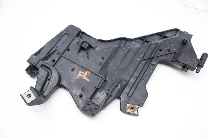 Headlight Mount Bracket 8K0941453 — Used (SKU 725035)