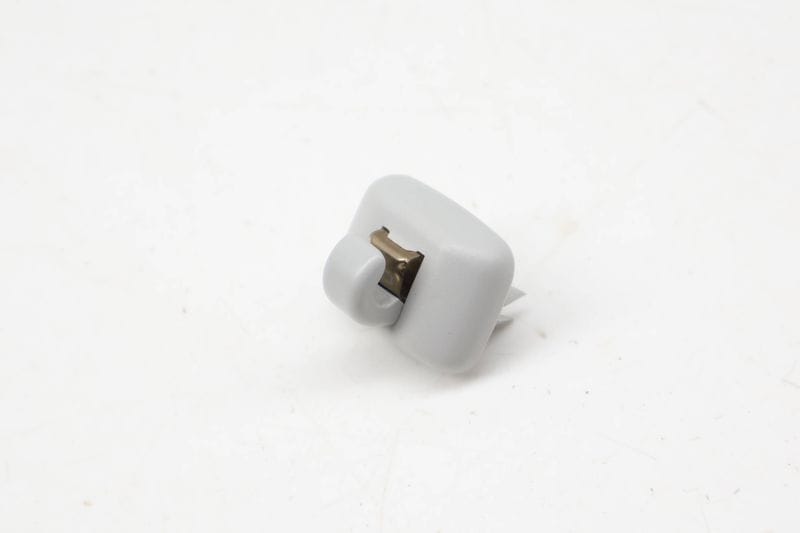 Sun Visor Clip / Bracket 8U0857562 — Used (SKU 724814)
