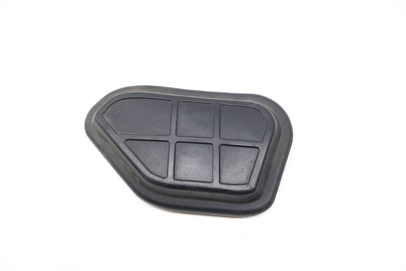 Strut Tower Cover 8K0803593 — Used (SKU 724867)