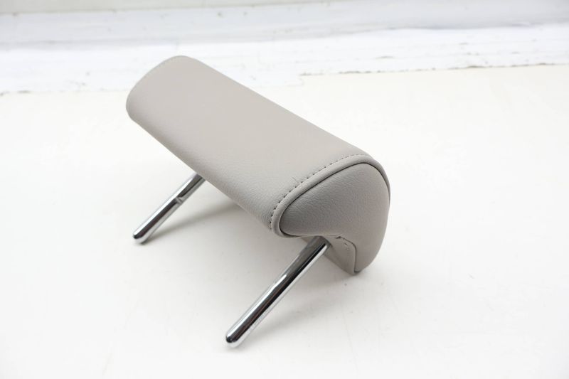 Center Headrest / Head Rest 8K0885975B — Used (SKU 724953)