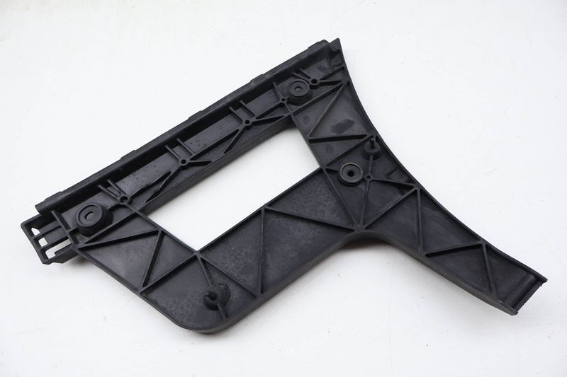Bumper Guide / Bracket 8K5807453 — Used (SKU 725041)