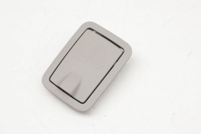 Child Resistant / Safety Hook Cover / Cap 8T0887301 — Used (SKU 724803)
