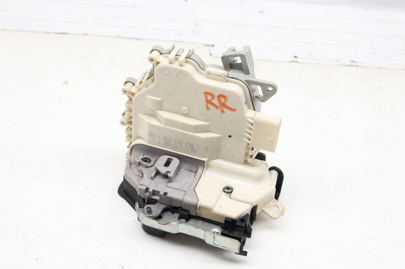 Door Latch / Lock Actuator 8K0839016D — Used (SKU 724763)