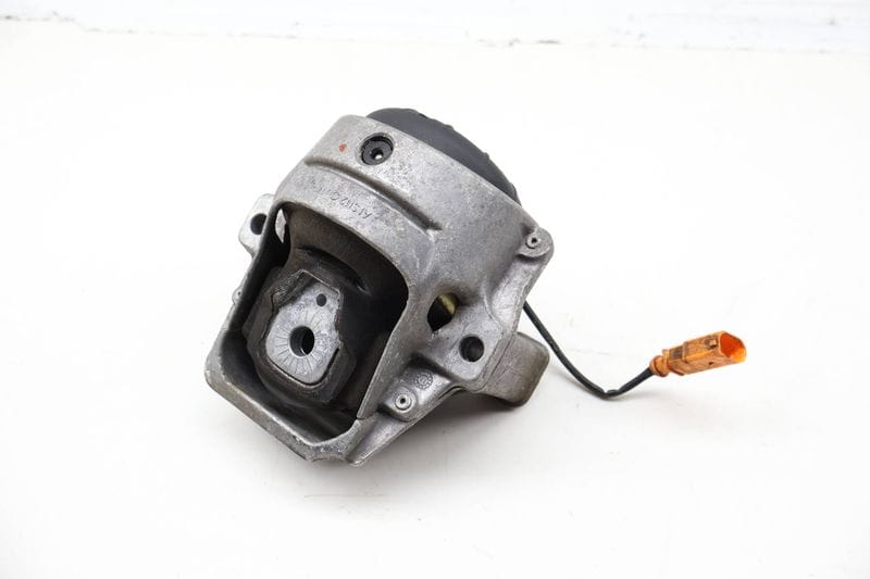 Engine / Motor Mount 8R0199381AK — Used (SKU 725095)