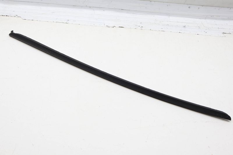 Windshield Side Trim / Water Deflector 8K0854328 — Used (SKU 725010)