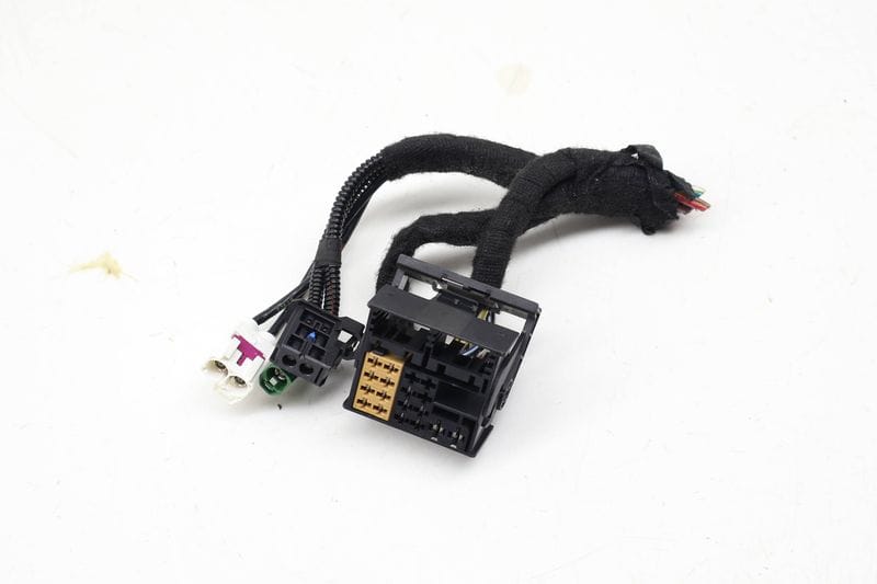 Satellite Radio Receiver Tuner Wiring Harness / Connector Set — Used (SKU 724748)