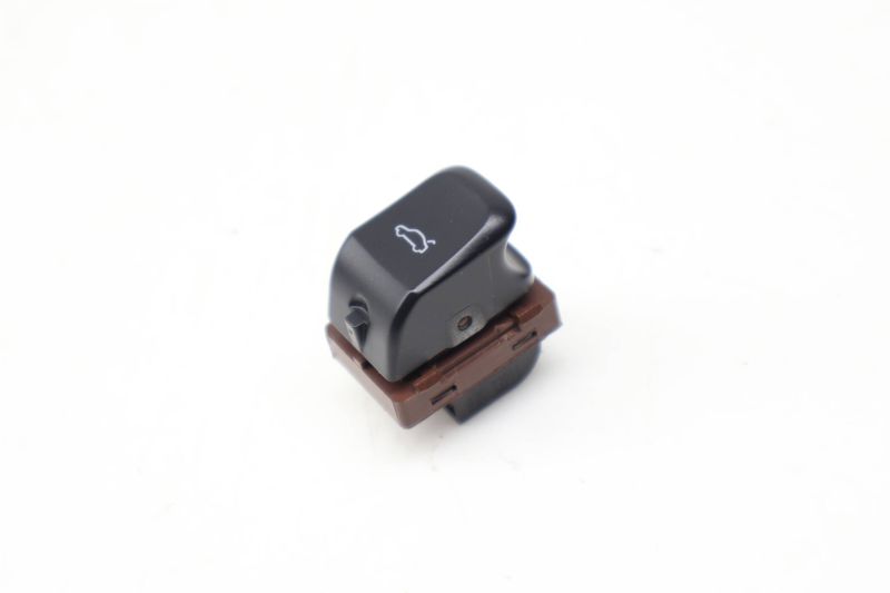 Trunk Release Switch / Button 8K0959831A — Used (SKU 724832)