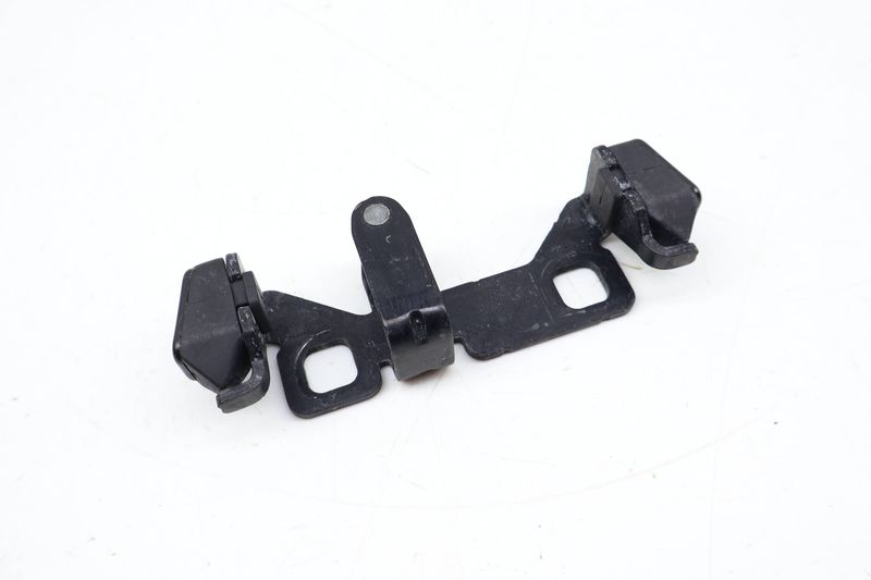 Convertible Top Striker Plate 8F0825839A — Used (SKU 689297)