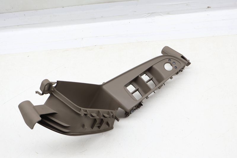 Door Panel Switch Trim 8F1867171 — Used (SKU 689139)