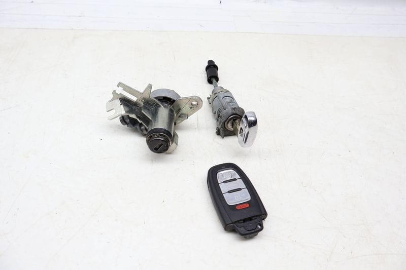 Ignition Lock Switch / Cylinder w/ Key 8F0898374A — Used (SKU 689563)