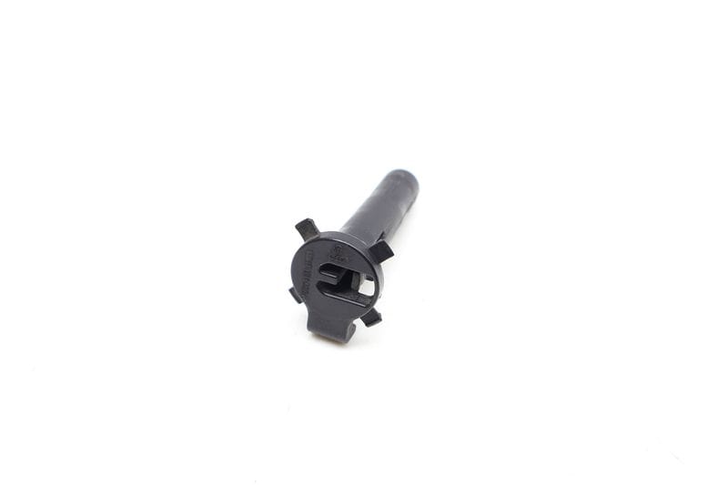 Radiator Mount Bolt / Pin WHT001506A — Used (SKU 689340)