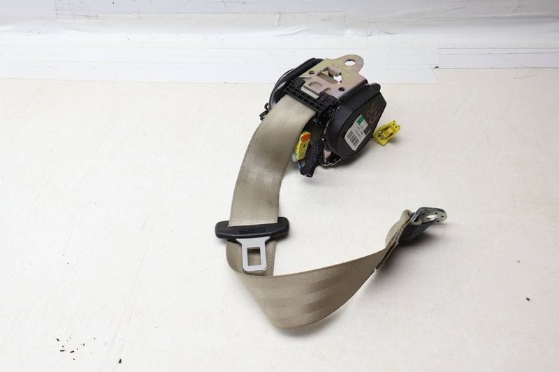 Convertible Seat Belt Retractor 8F0857806A — Used (SKU 689174)