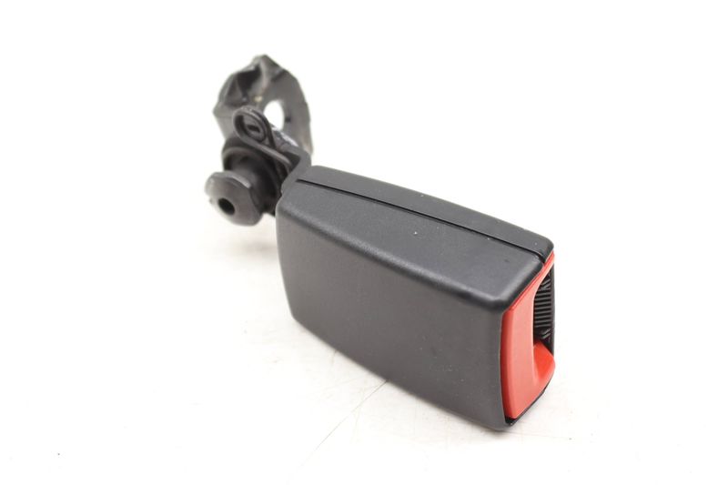 Seatbelt / Seat Belt Buckle Receiver 4G8857739 — Used (SKU 548870)