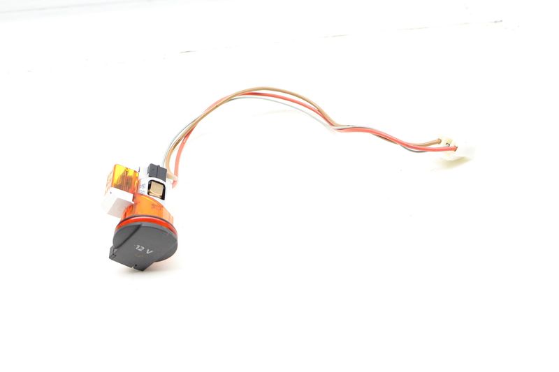 12V Power Outlet 8K0919309 — Used (SKU 722750)