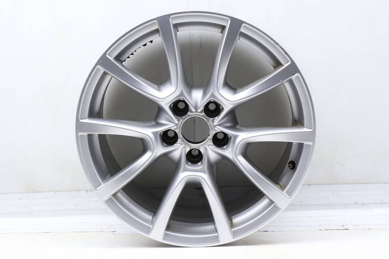 18" Inch Alloy Rim / Wheel (10-SPOKE) 8R0601025C — Used (SKU 723089)