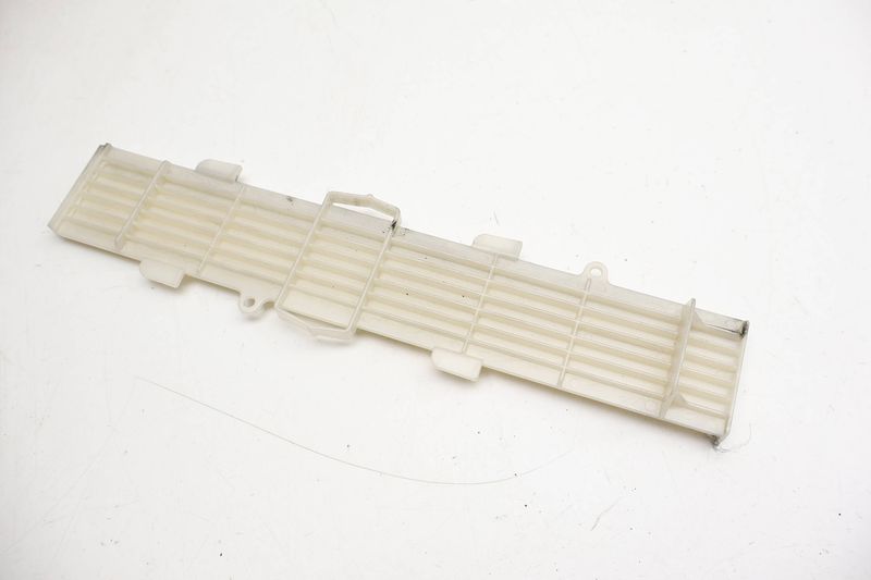 Cabin Air Filter Cover 8K0819422A — Used (SKU 722947)