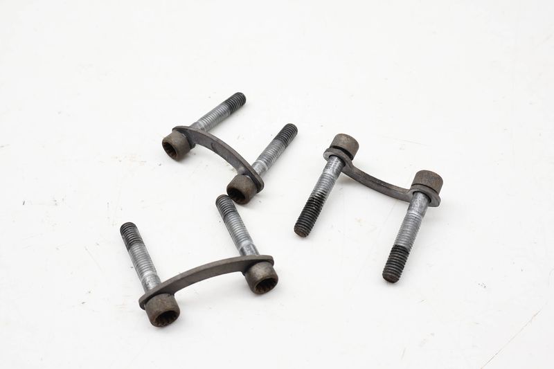 Driveshaft Bolt w/ Retaining Plate Set N10719001 — Used (SKU 722971)