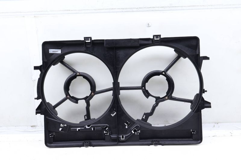 Fan Shroud / Cowl 8K0121003M — Used (SKU 658627)