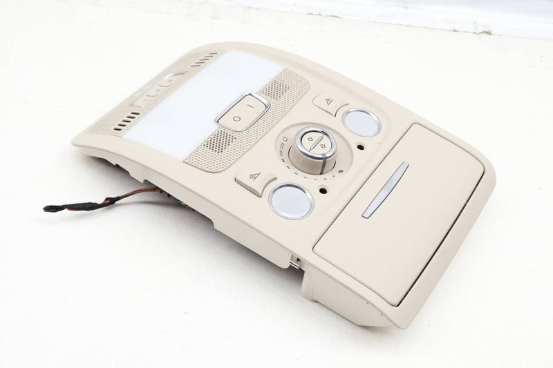 Dome Reading Light / Sun Roof Switch 8T0947135H — Used (SKU 637481)