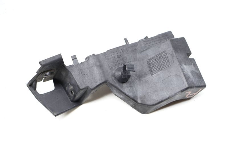 Bumper Guide / Bracket 8R0807283C — Used (SKU 722851)