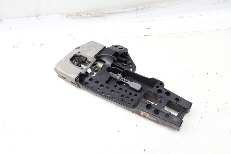 Exterior Door Handle Bracket 8T1837885B — Used (SKU 658646)