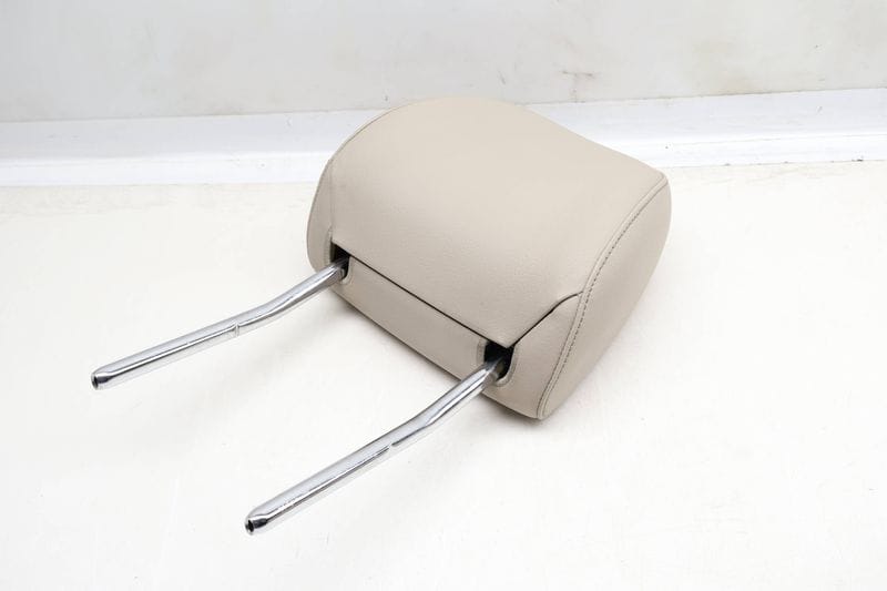 Headrest / Head Rest 8K0881921B — Used (SKU 637472)