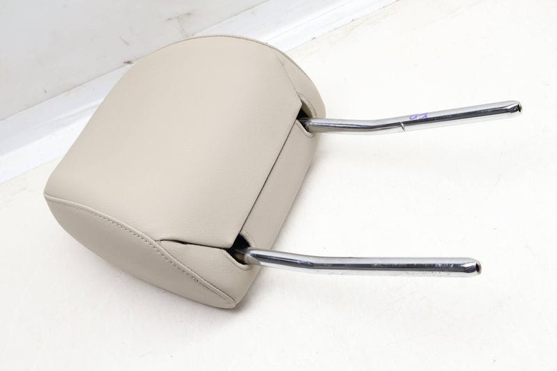 Headrest / Head Rest 8K0881921B — Used (SKU 637473)