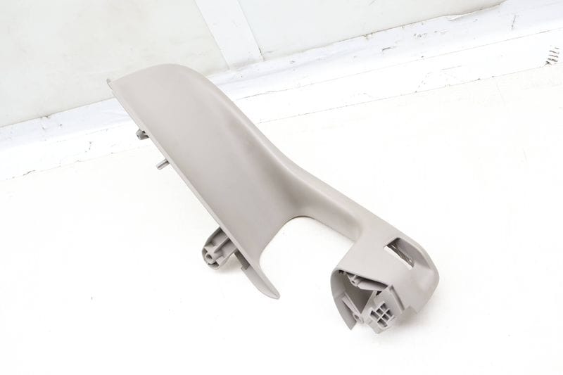 Door Panel Pull / Arm Rest 8R1867172 — Used (SKU 658735)