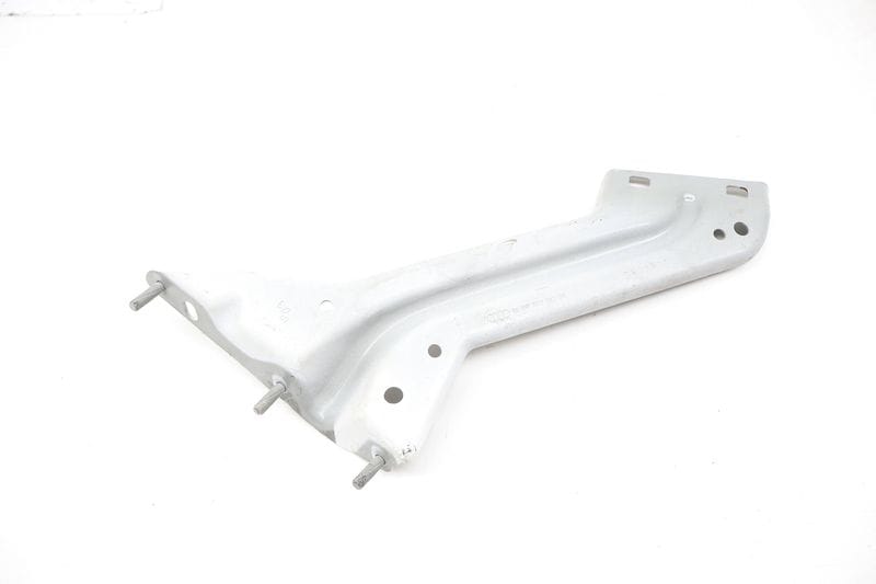 Fender Support Bracket 8R0821136 — Used (SKU 722880)