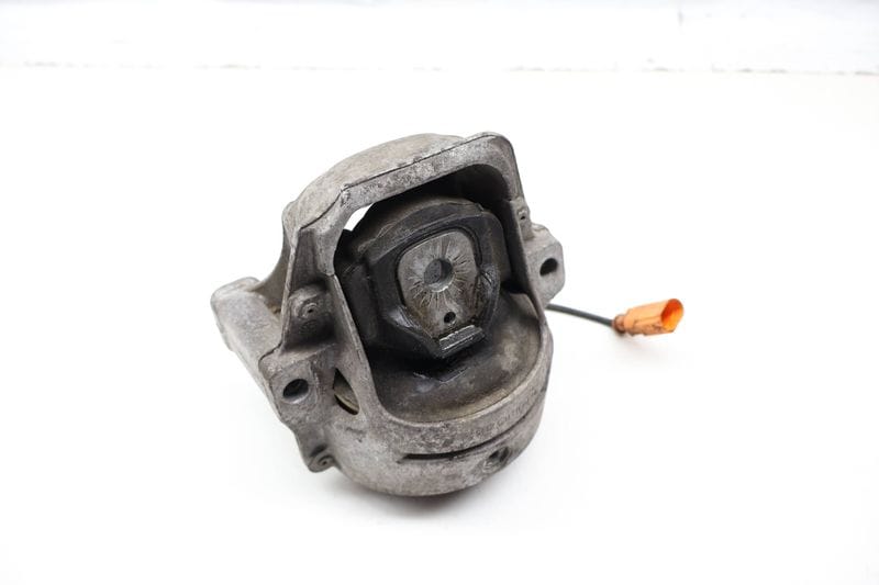 Engine / Motor Mount 8R0199381C — Used (SKU 722922)