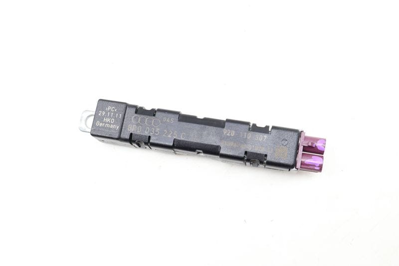 Lower Antenna Booster 8R0035225C — Used (SKU 637371)